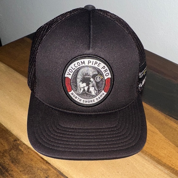 Volcom Black Trucker Hat - Picture 1 of 4